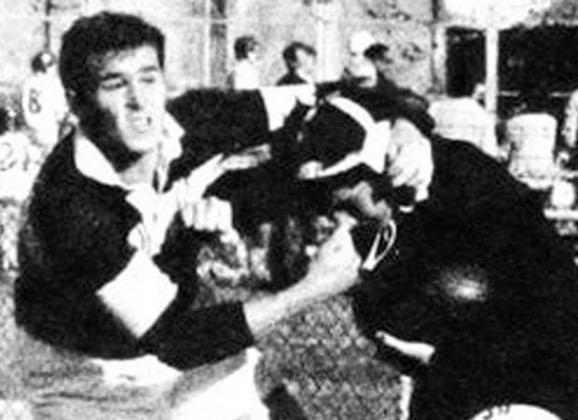 Yale: George W. Bush Snr laying one on an opponent