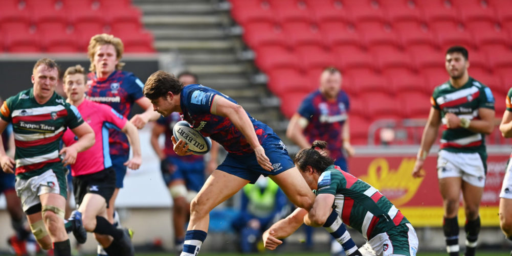 Bristol Bears centre Piers O'Conor breaks away against Leicester