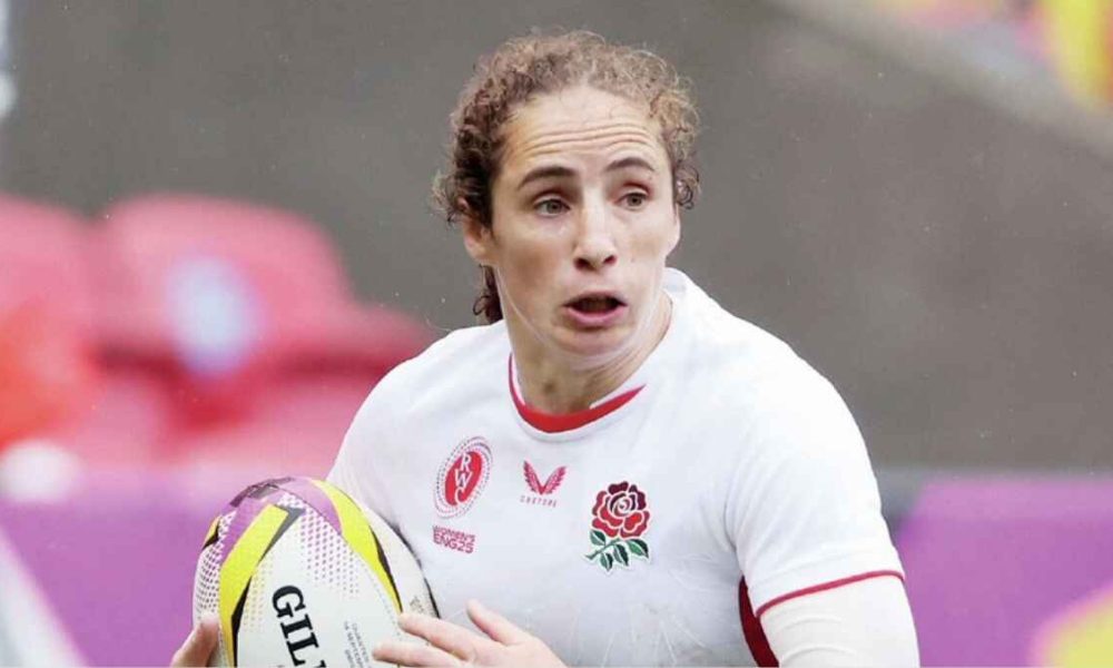 England wing Abby Dow