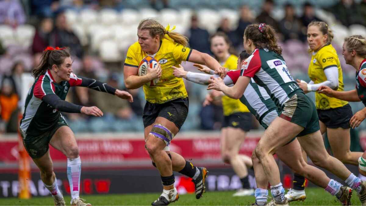 Abi Burton on the attack for Trailfinders