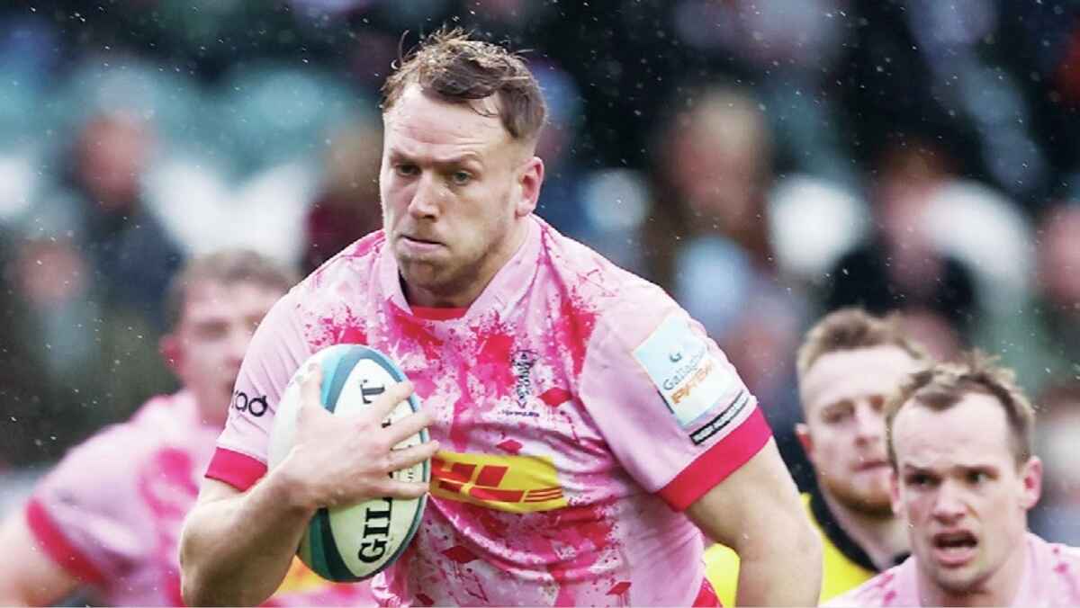 Harlequins No.8 Alex Dombrandt