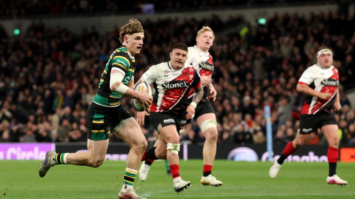 Archie McParland runs in to score the winner for Northampton Saints