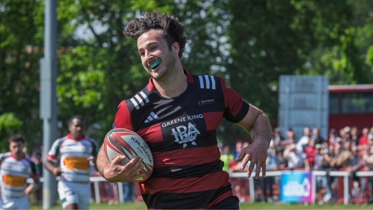 Archie Smeaton scores the opener for Blackheath