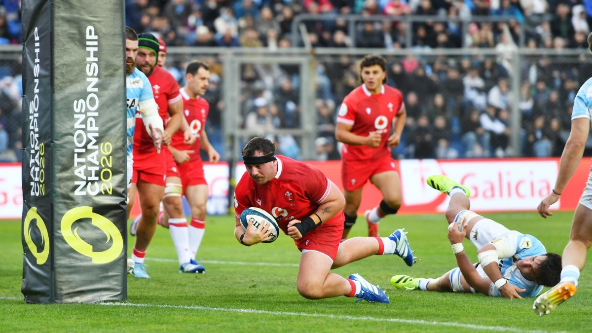 Ben Warren scores for Wales