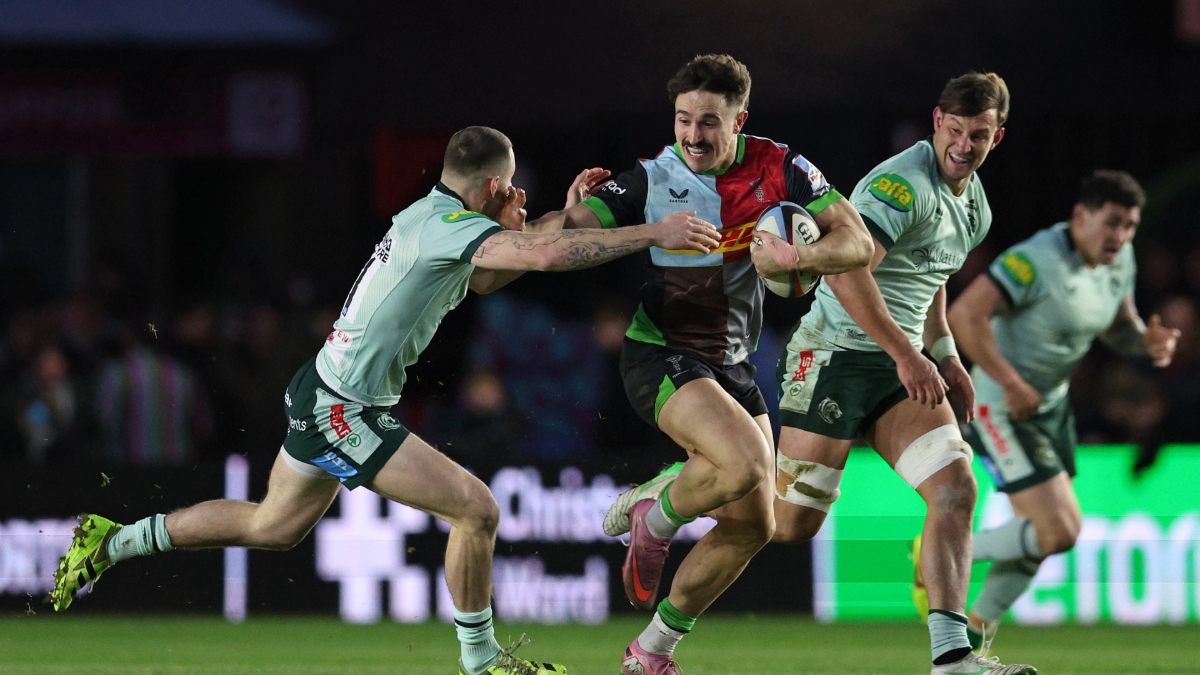 Cadan Murley makes a break for Harlequins