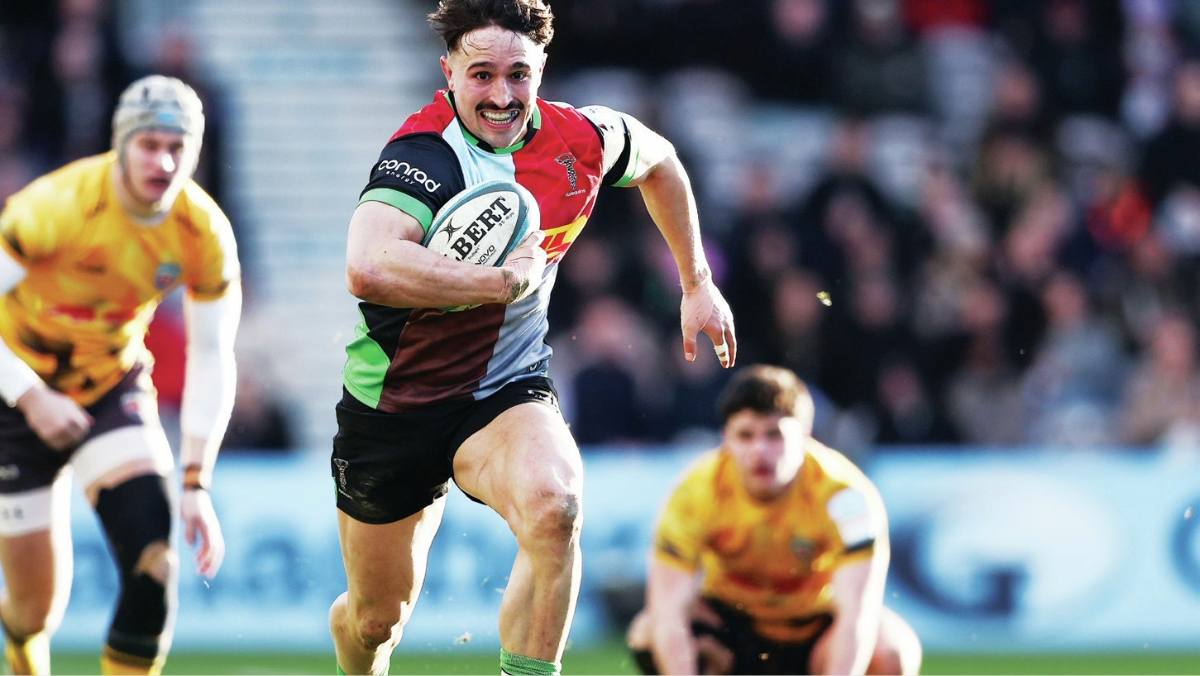 Cadan Murley on the attack for Harlequins