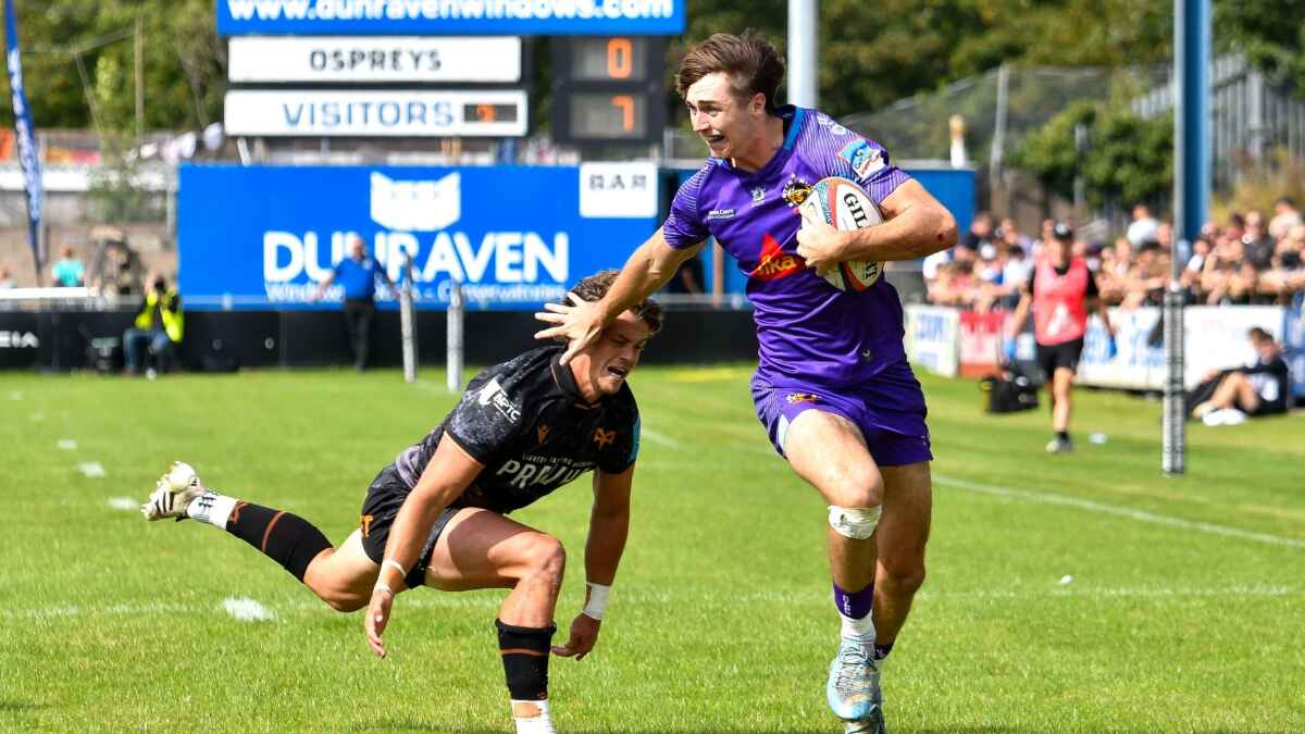 Campbell Ridl on the attack for Exeter Chiefs