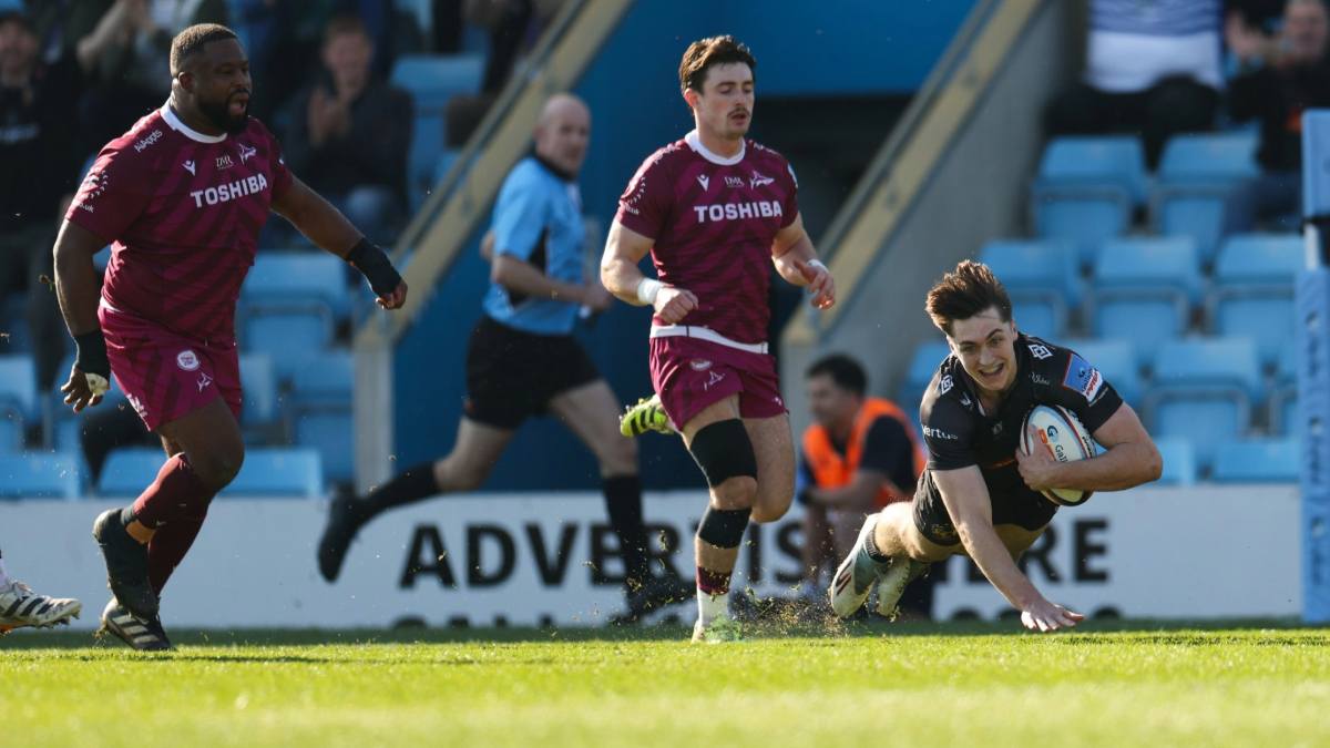 Campbell Ridl goes over for Exeter Chiefs