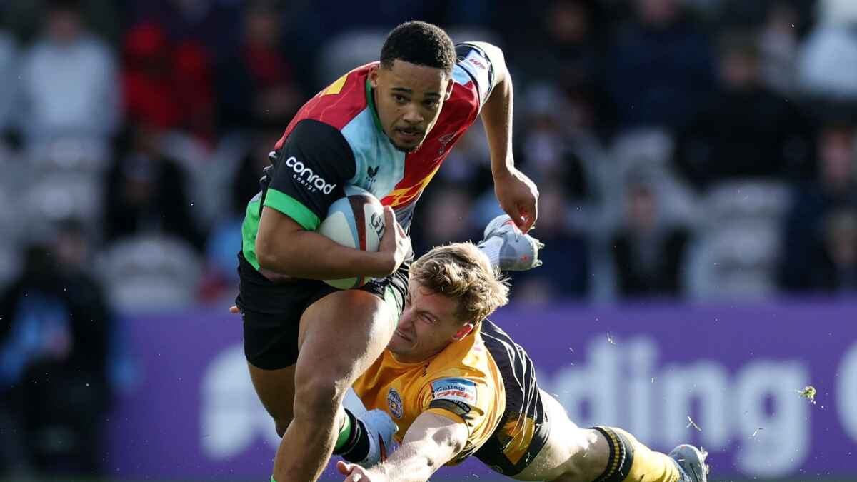 Cassius Cleaves on the attack for Harlequins