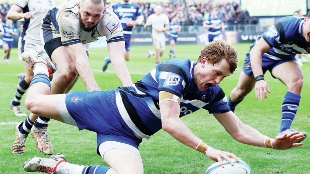 Bath’s Charlie Griffin goes over for his second try