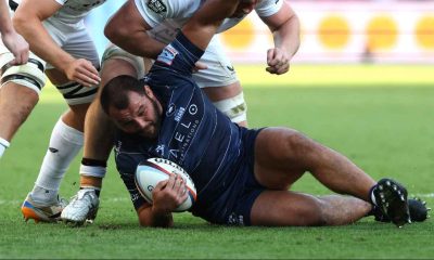 Ellis Genge is isolated, but is “being strong” to make it harder for the Bath players to win the ball
