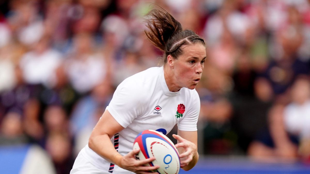 Emily Scarratt in action for England