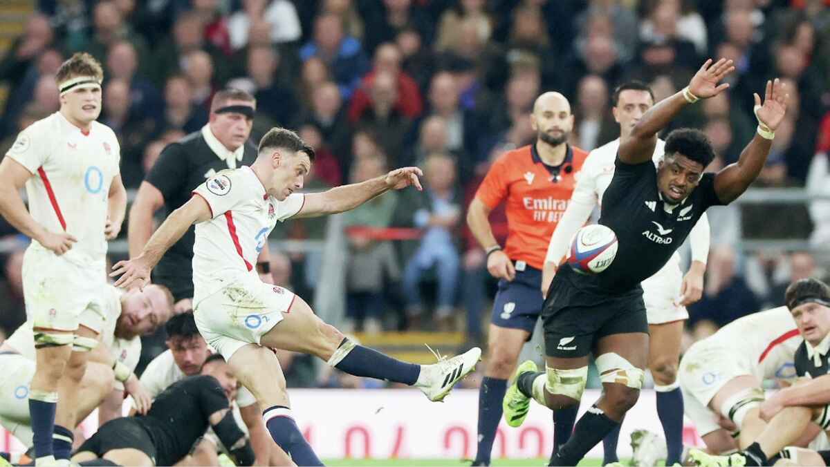 George Ford drops a goal for England
