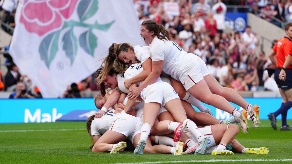Engalnd Rugby Red Roses England 26-19 New Zealand: Zoe Harrison seizes the day for Red Roses