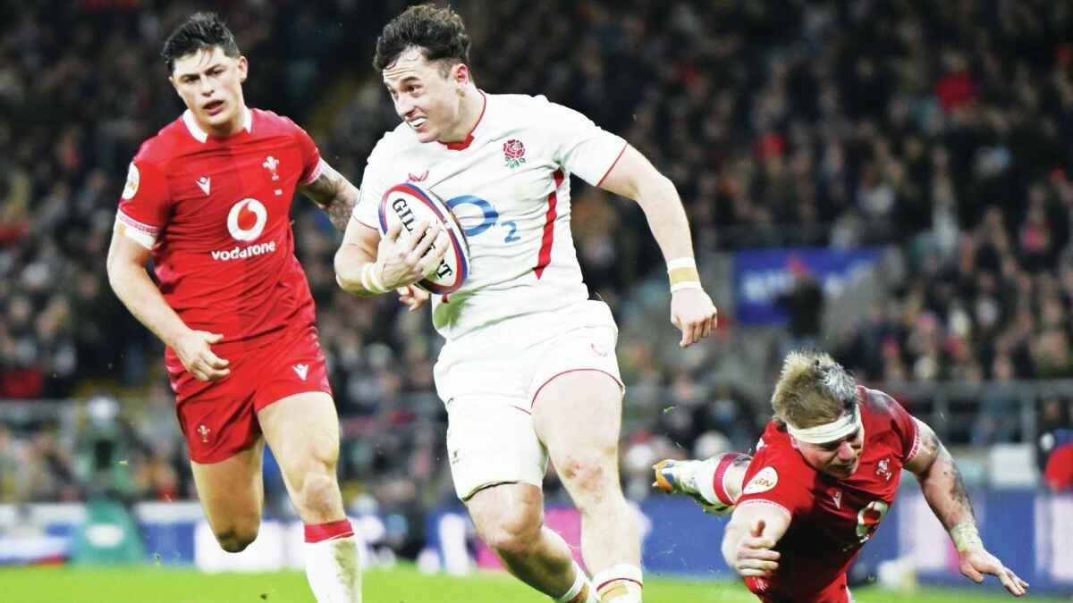 Henry Arundell running rings around Wales at Twickenham yesterday