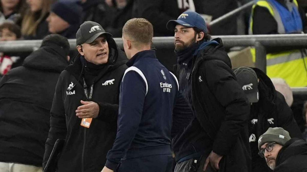 Argentina head coach Felipe Contepomi arguing with officials on the sideline