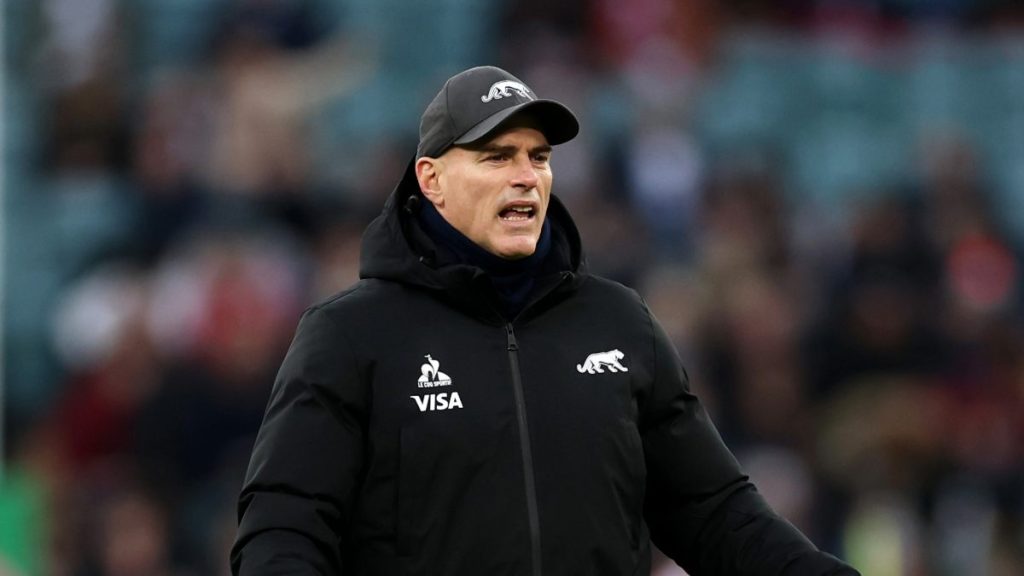 Felipe Contepomi voices his anger after Argentina's narrow defeat at the Allianz Stadium.