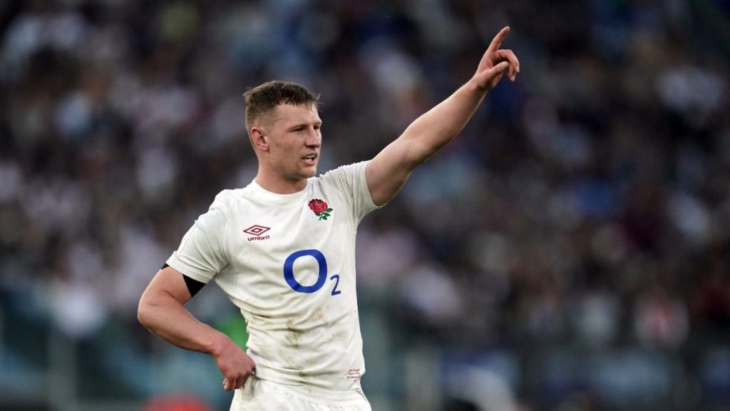 Fraser Dingwall starts at inside centre against Australia