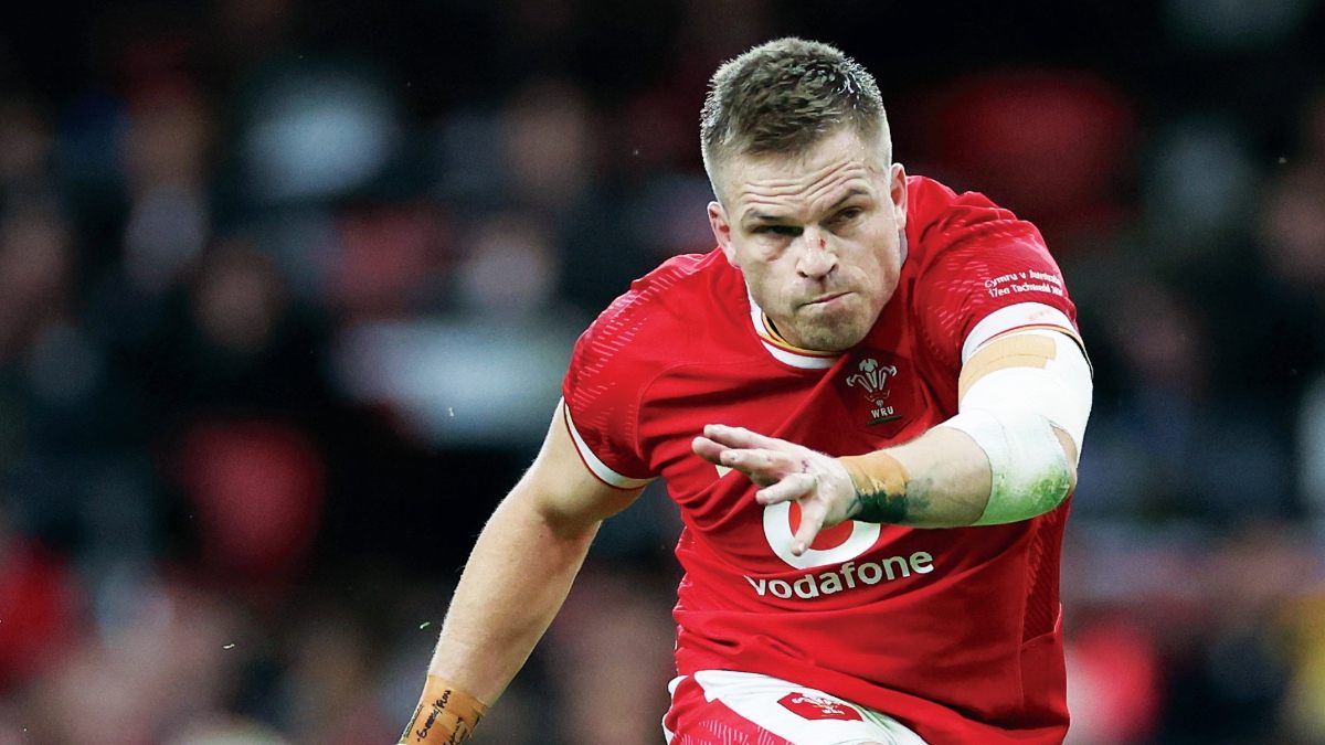 Gareth Anscombe will be playing for Scarlets next season.