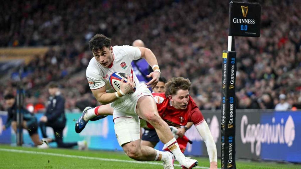 Henry Arundell breaks free to score England's opening try against Wales