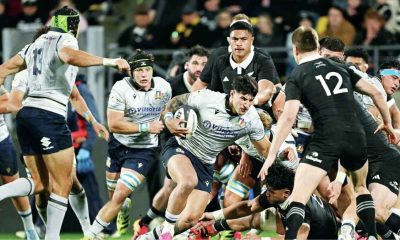 Italy on the attack against the All Blacks in the Nations Championship