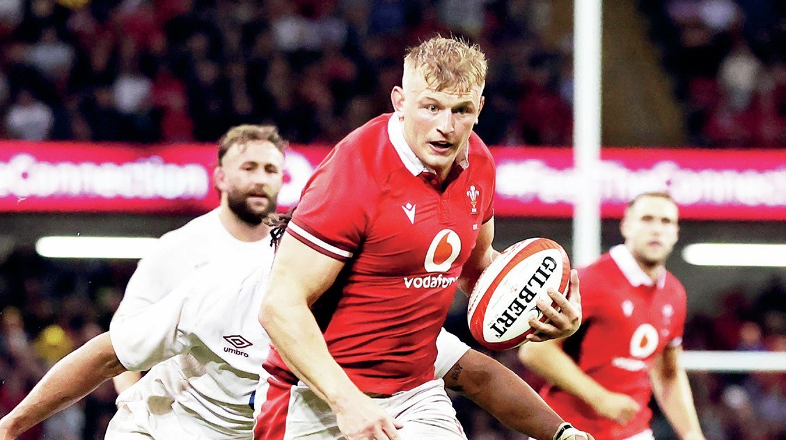 Toulouse's Romain Ntamack (left) and Pita Ahki show their dejection during  the Heineken Champions Cup, Pool A match at Coventry Building Society Arena,  Coventry. Picture date: Saturday January 15, 2022 Stock Photo - Alamy