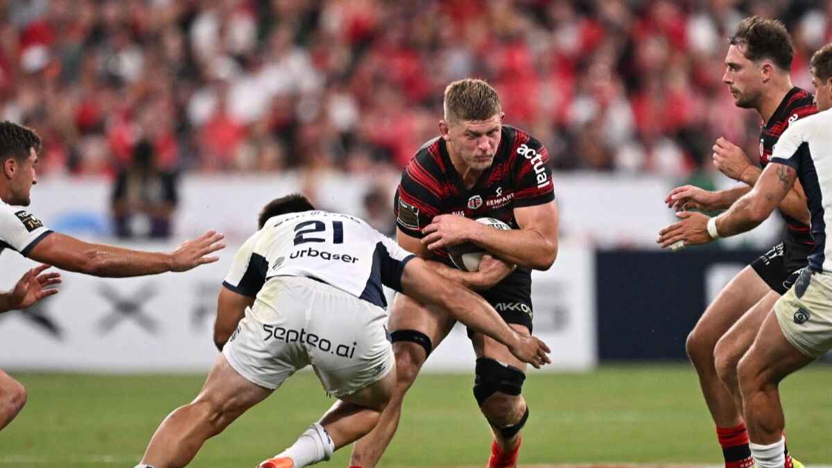Jack Willis on the attack for Toulouse against Montpellier