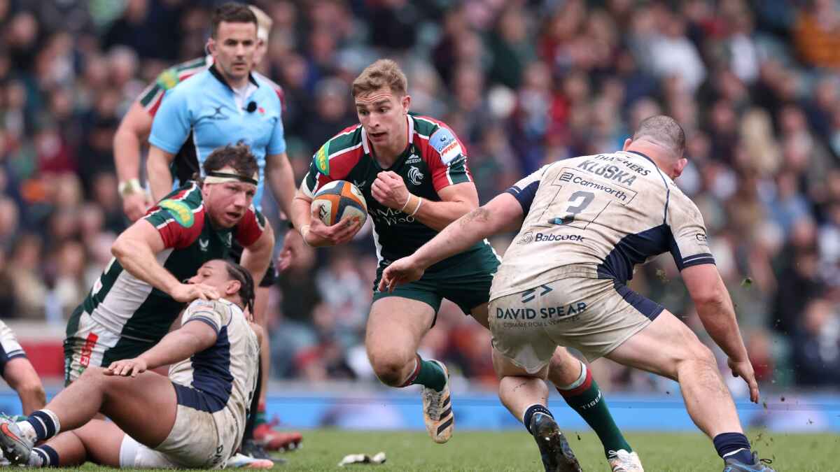 Jack van Poortvliet on the attack for Leicester Tigers