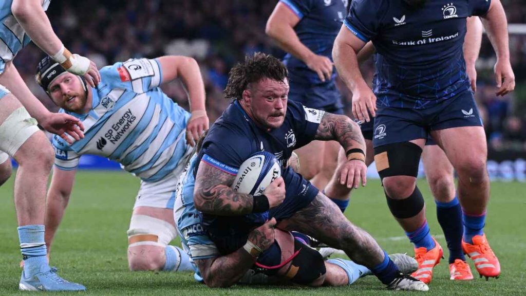 Andrew Porter of Leinster is tackled by Jamie Bhatti of Glasgow Warriors