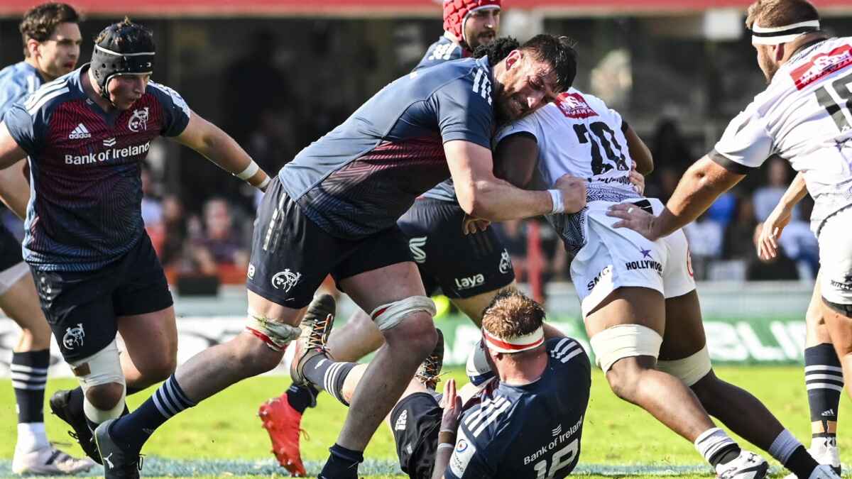 Jean Kleyn leading the attack for Munster