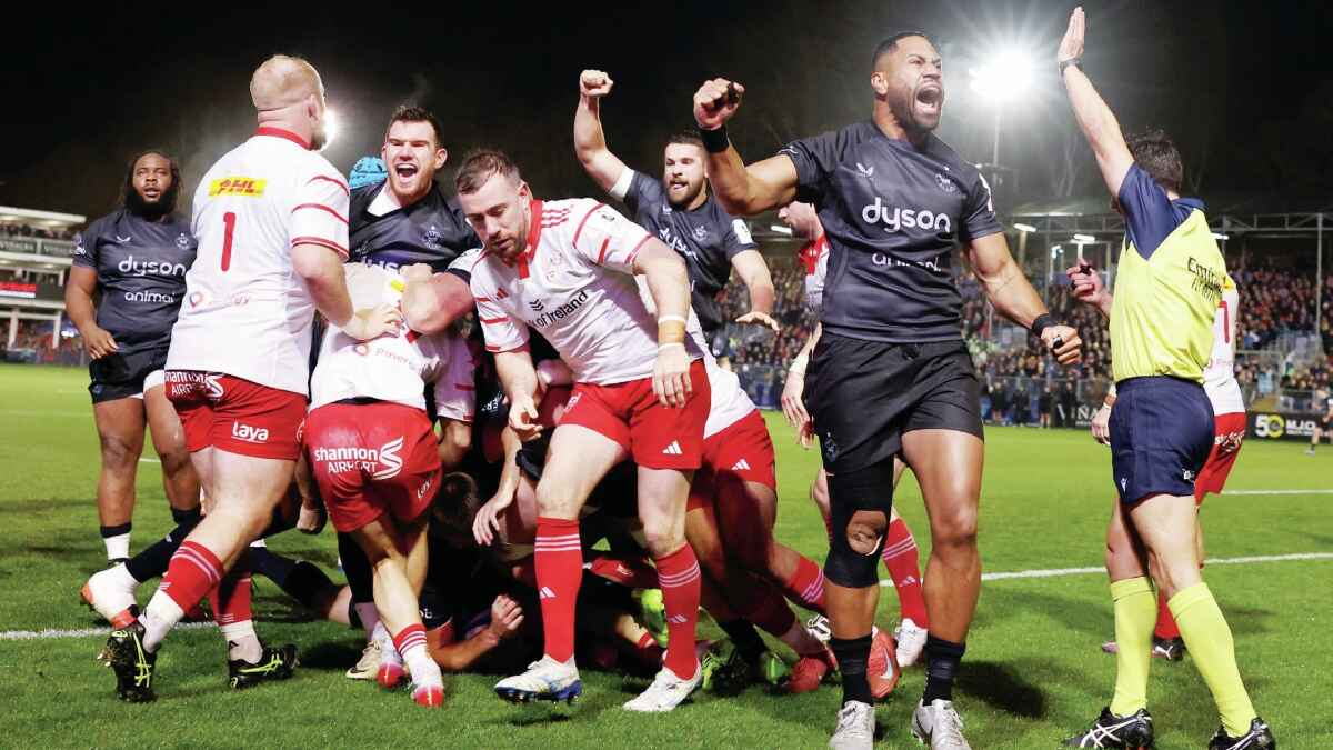 Joe Cokanasiga celebrates Bath’s fourth try against Munster