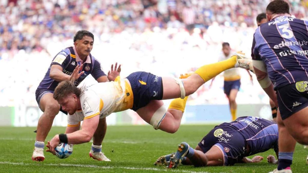 Joe McCarthy scores Leinster's second try