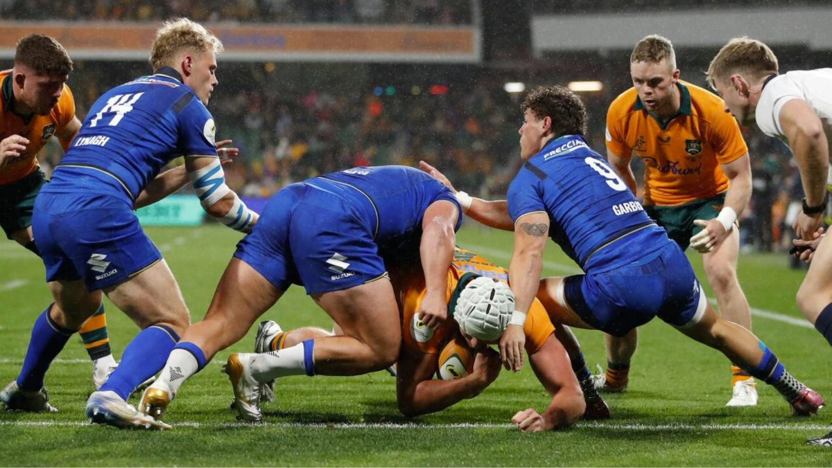 Josh Canham scores Australia’s first try