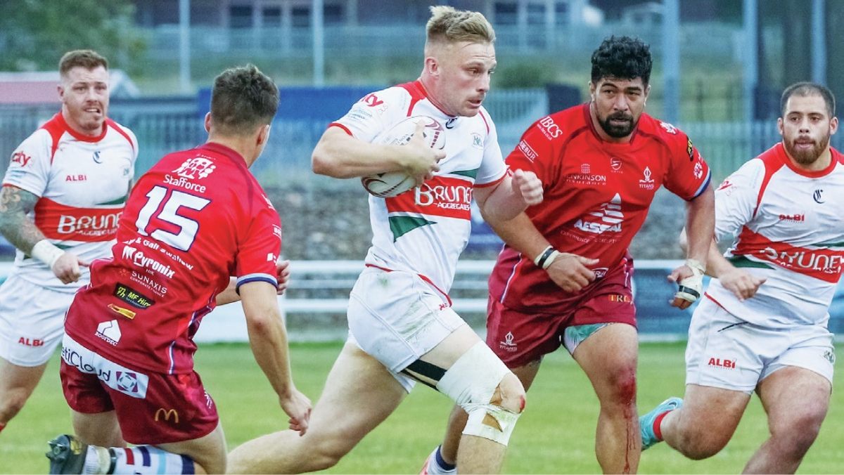 Josh Skelcey in action for Plymouth Albion