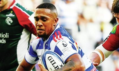 Leolin Zas goes over for the Stormers