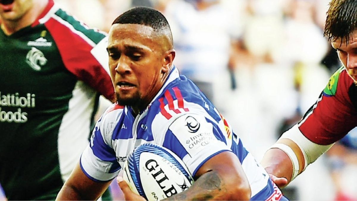 Leolin Zas goes over for the Stormers