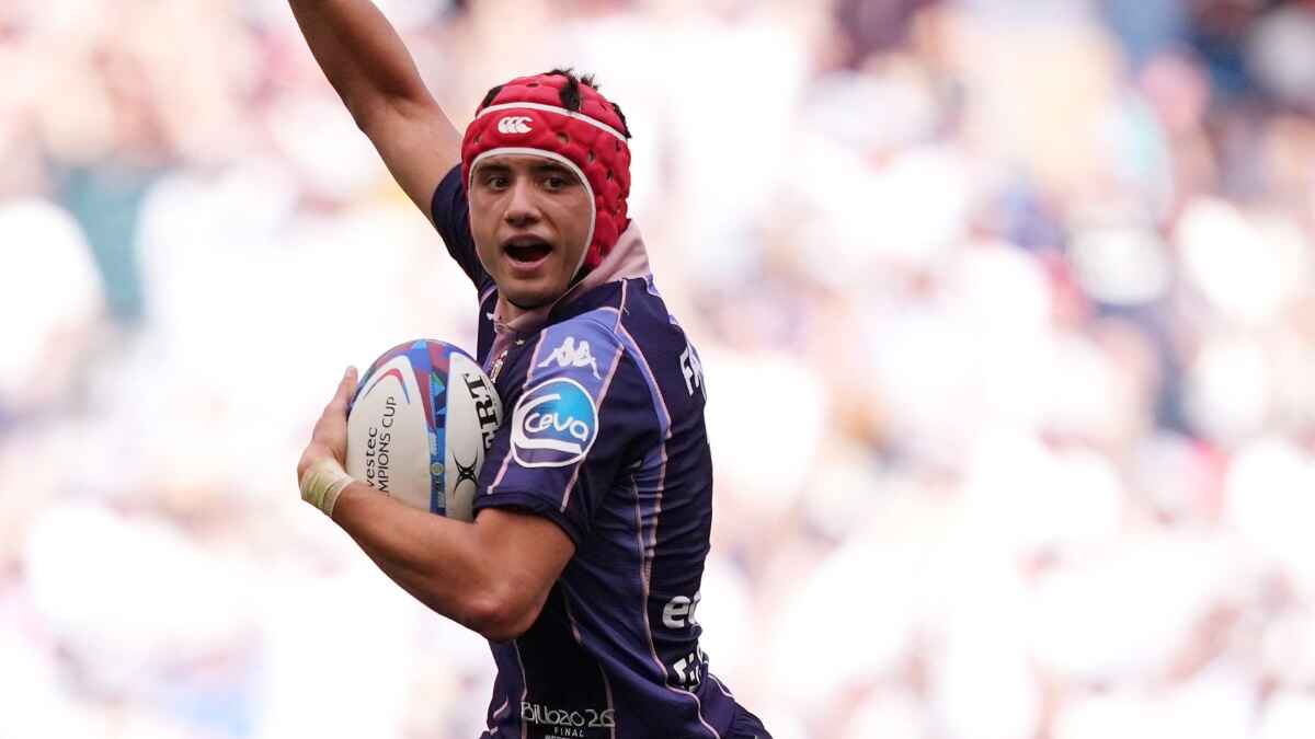 Louis Bielle-Biarrey celebrates as he breaks to score Bordeaux’s fourth try