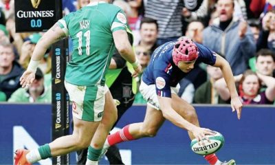 Louis Bielle-Biarrey scores for France