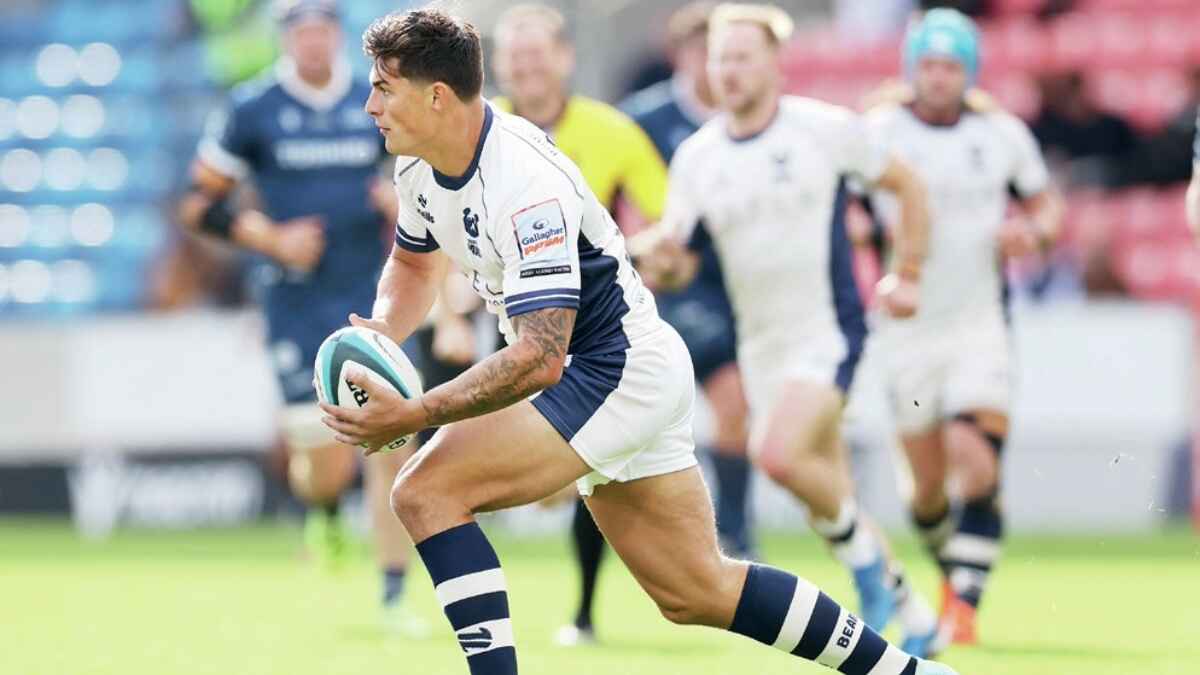 Louis Rees-Zammit playing for Bristol last week