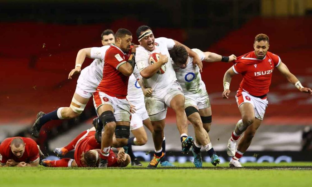 Mako Vunipola playing for England