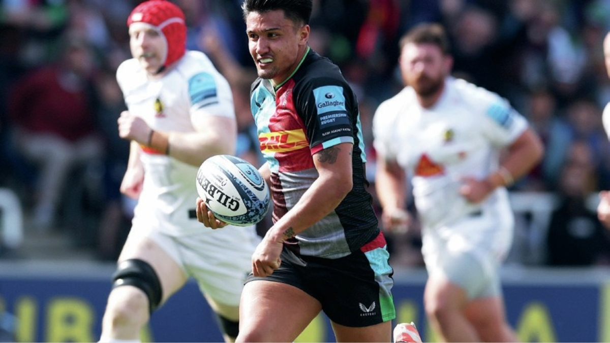 Marcus Smith in action for Harlequins