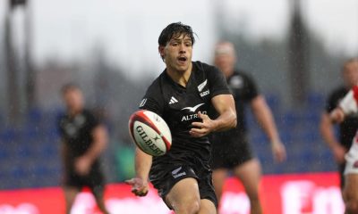New Zealand fly-half Mika Muliaina