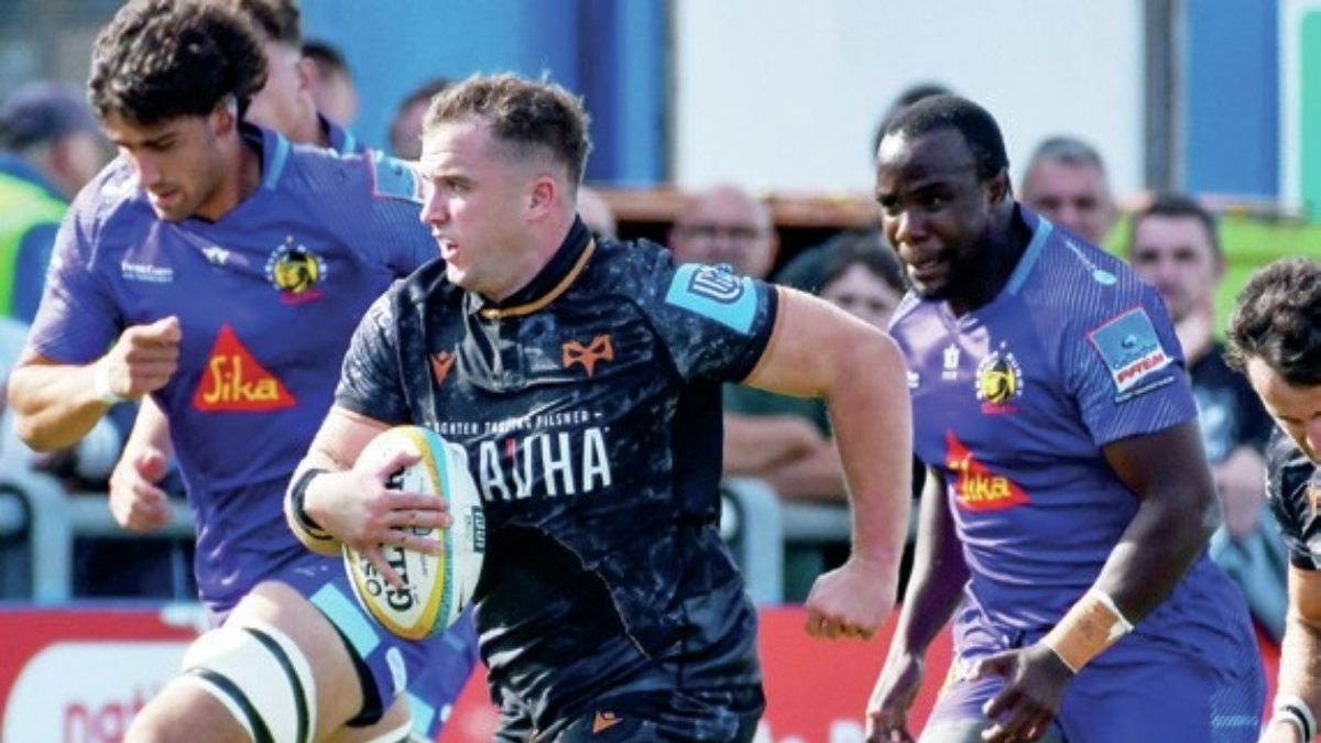 Morgan Morse in action for Ospreys