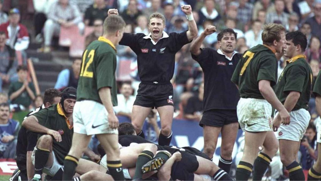 New Zealand celebrate winning the second Test against South Africa in Pretoria, 1996