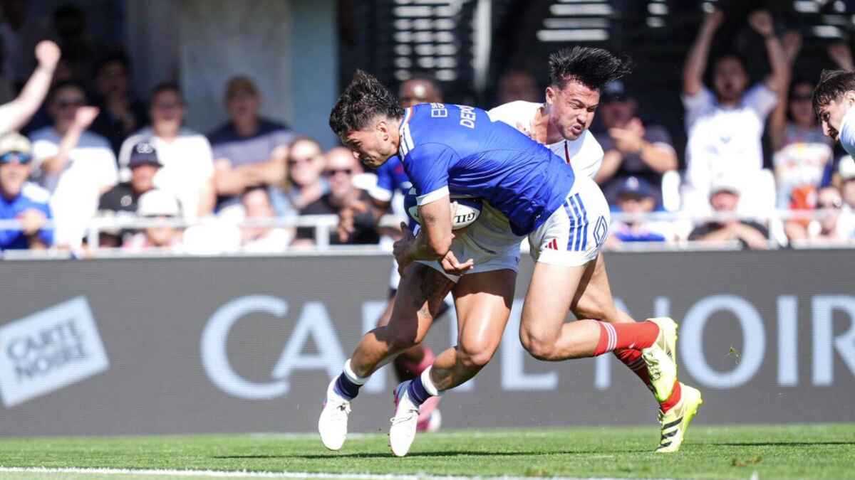 Nicolas Depoortere beats Marcus Smith to score