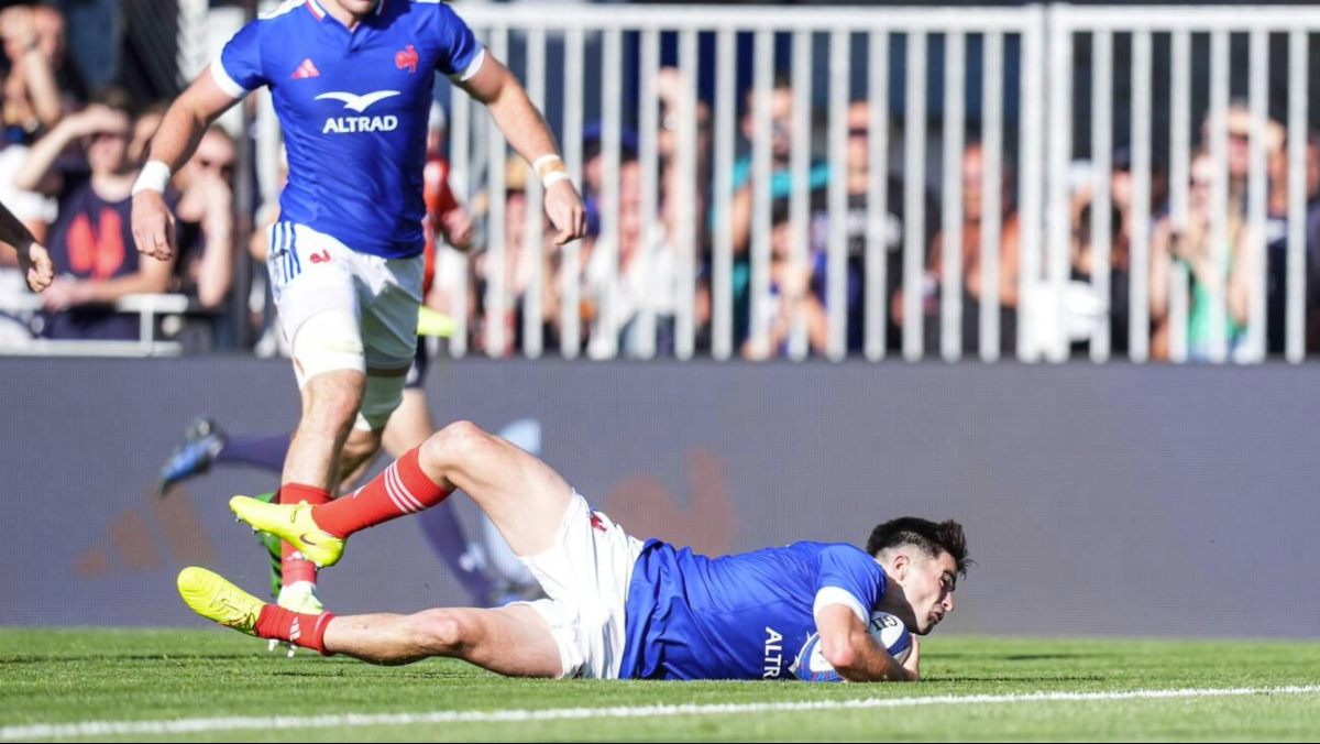 Nolann Le Garrec scores for France