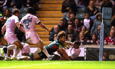 Ollie Hassell-Collins goes over for Leicester Tigers