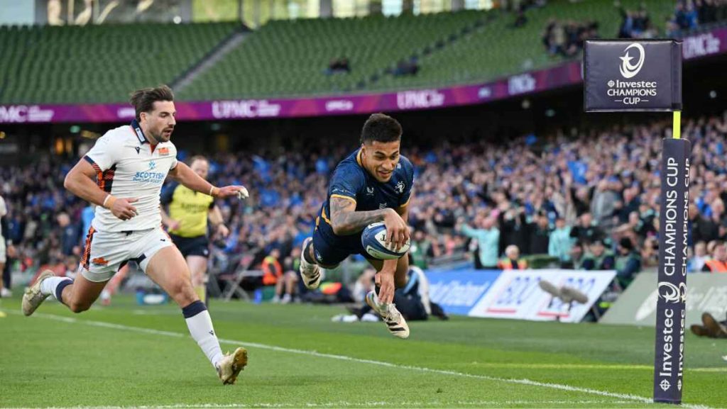 Rieko Ioane dives over to score for Leinster