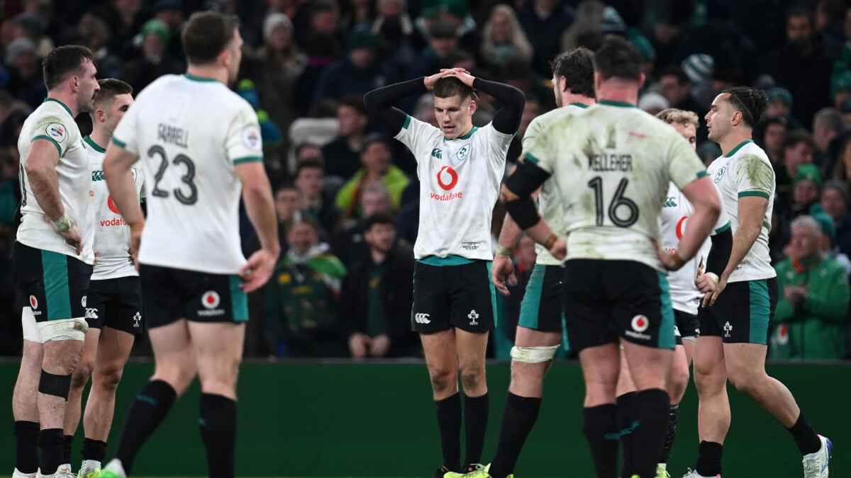 Sam Prendergast and Ireland players dejected at full-time