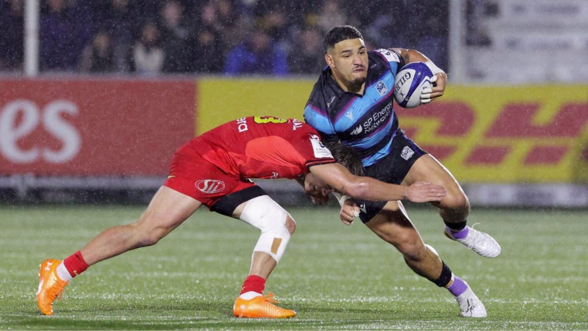 Glasgow Warriors skipper Sione Tuipulotu scored the third try